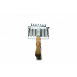 Tesala animale, cu maner din lemn